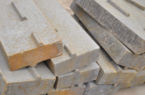 反擊式破碎機(jī)板錘容易出現(xiàn)的兩個(gè)問(wèn)題?？