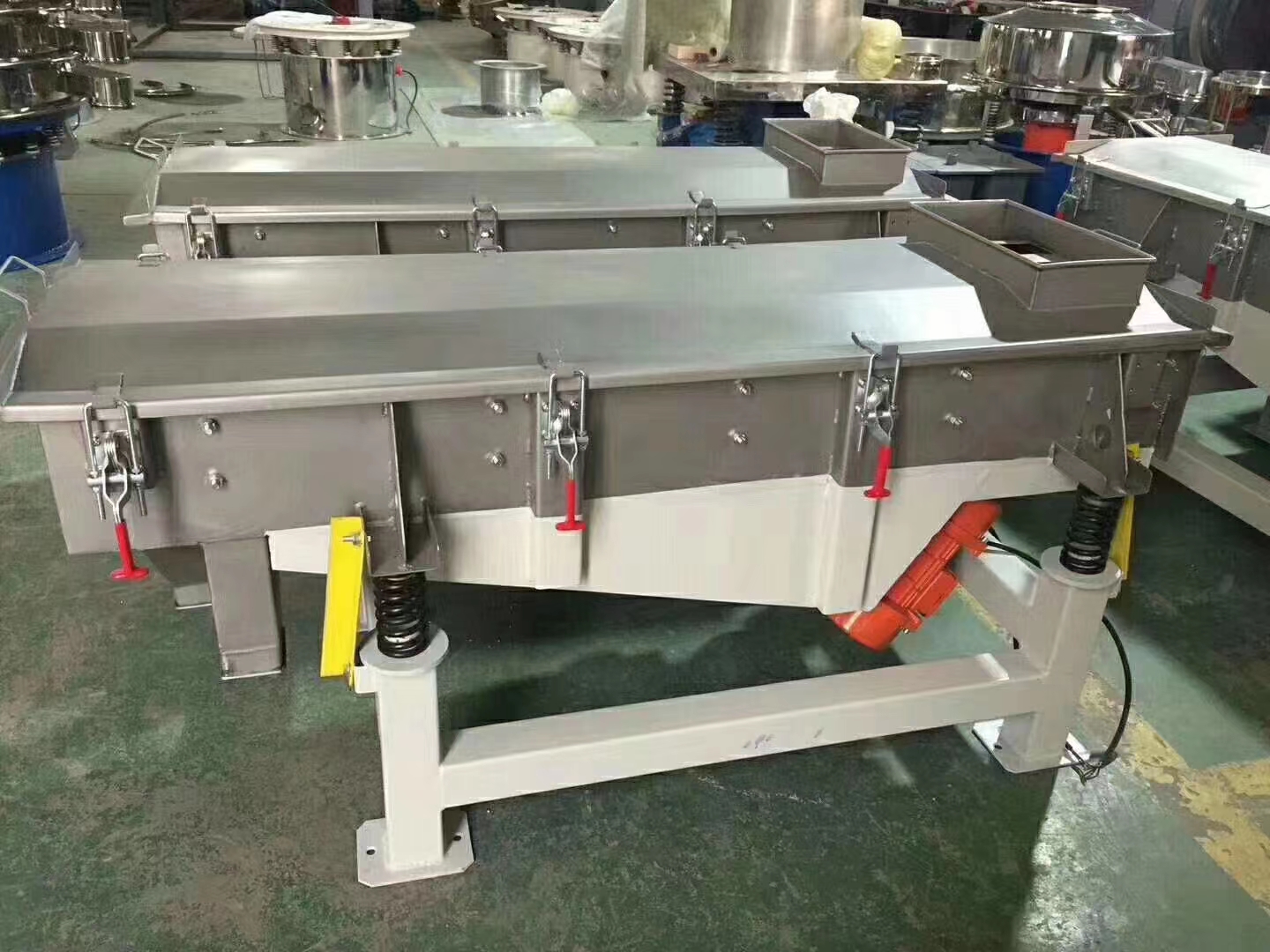 選擇直線振動(dòng)篩時(shí)需要考慮的問(wèn)題