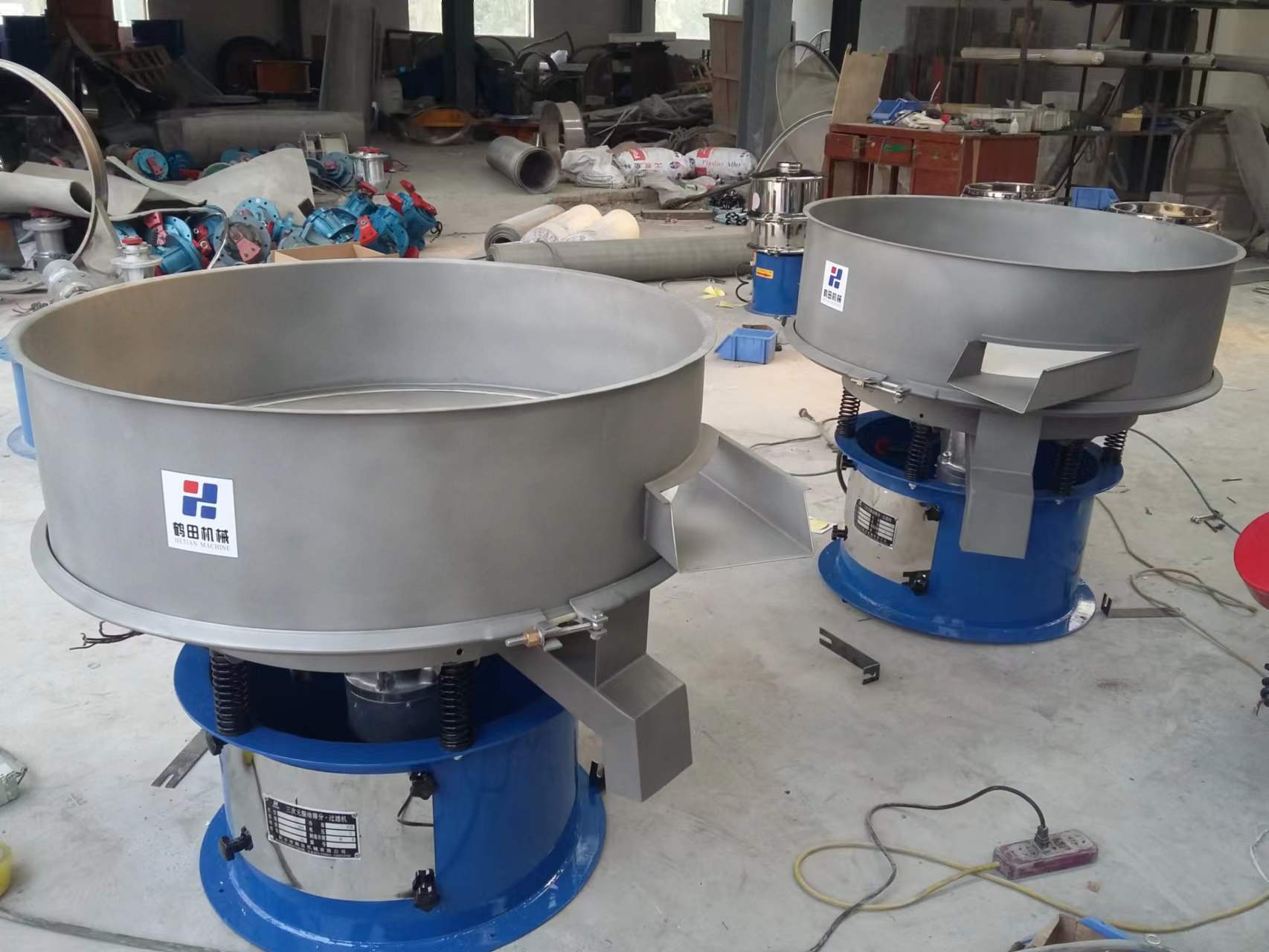 廣州佛山陶瓷廠三臺HT-800型陶瓷篩發(fā)貨通知